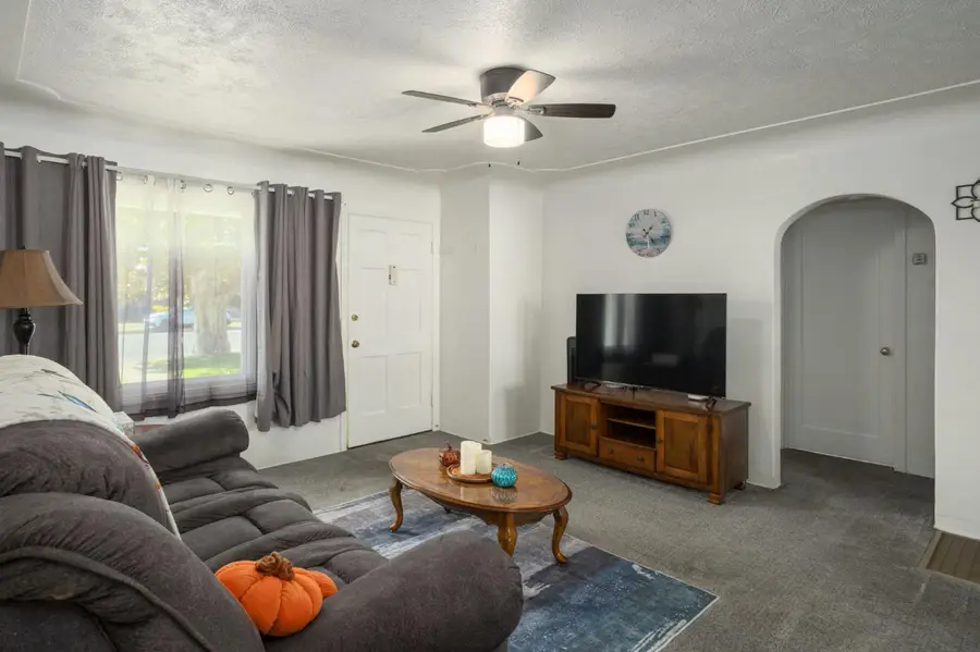 417 N O Street, Madera, CA 93637 - #3
