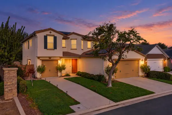 1855 N Whitehorse Lane, Clovis, CA 93619
