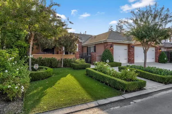 10475 N Pierpont Circle, Fresno, CA 93730