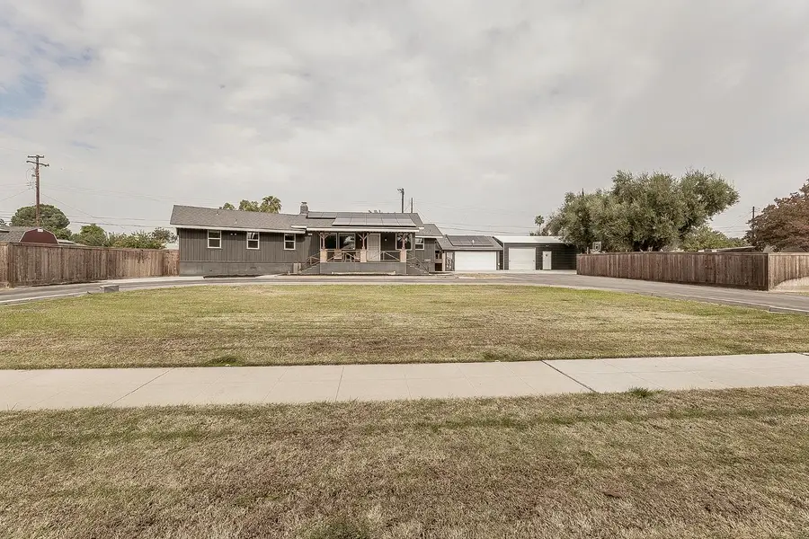 4863 E Iowa Avenue, Fresno, CA 93727 - #2