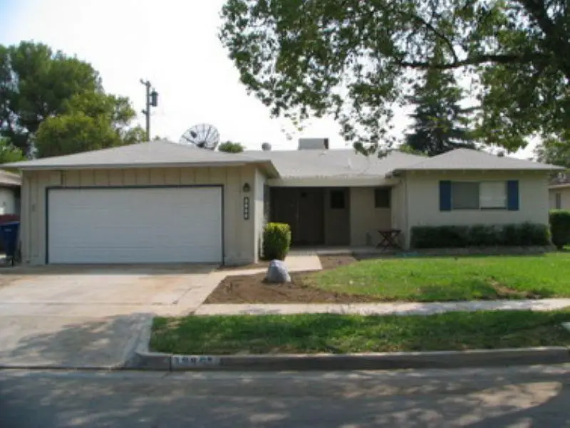 3886 E Rialto, Fresno, CA 93726 - #1