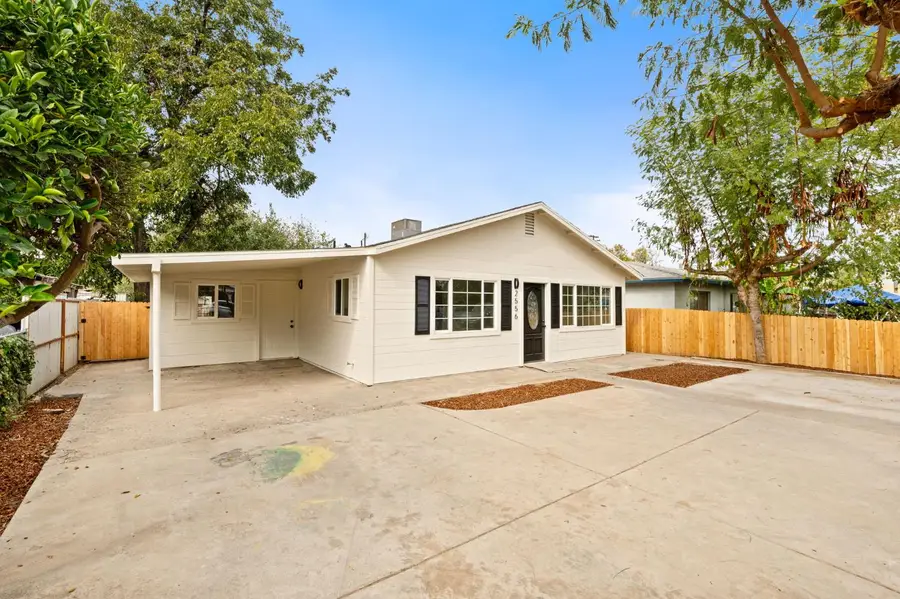 2556 S 11th Street, Fresno, CA 93725 - #3