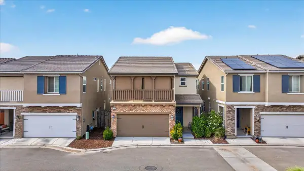 116 Aria Avenue S, Madera, CA 93636
