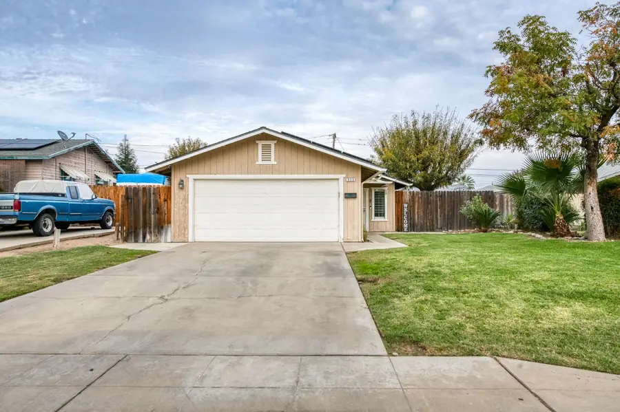 939 Dewitt Avenue, Clovis, CA 93612 - #2