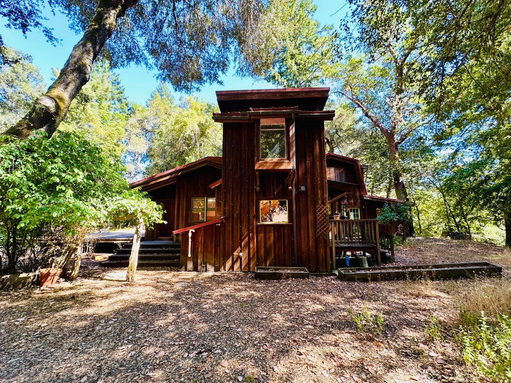 3586 Thomas Road, Miranda, CA 95553 BHGRE