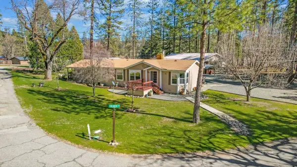 180 Steelhead Circle, Lewiston, CA 96052