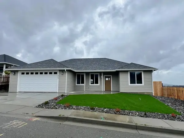 565 Hilltop Drive, Fortuna, CA 95540