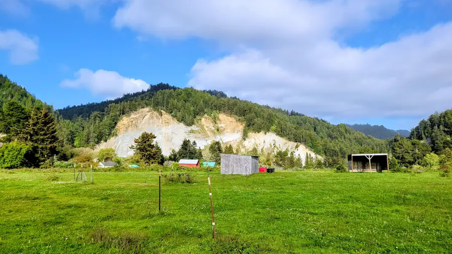 800 Rigby Avenue, Rio Dell, CA 95562 - Image #2