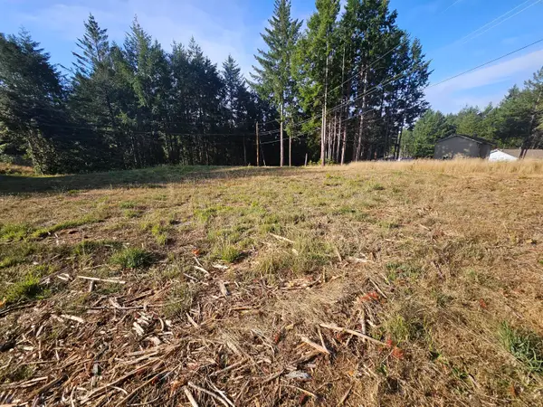 761 Redwood Road, Shelter Cove, CA 95589