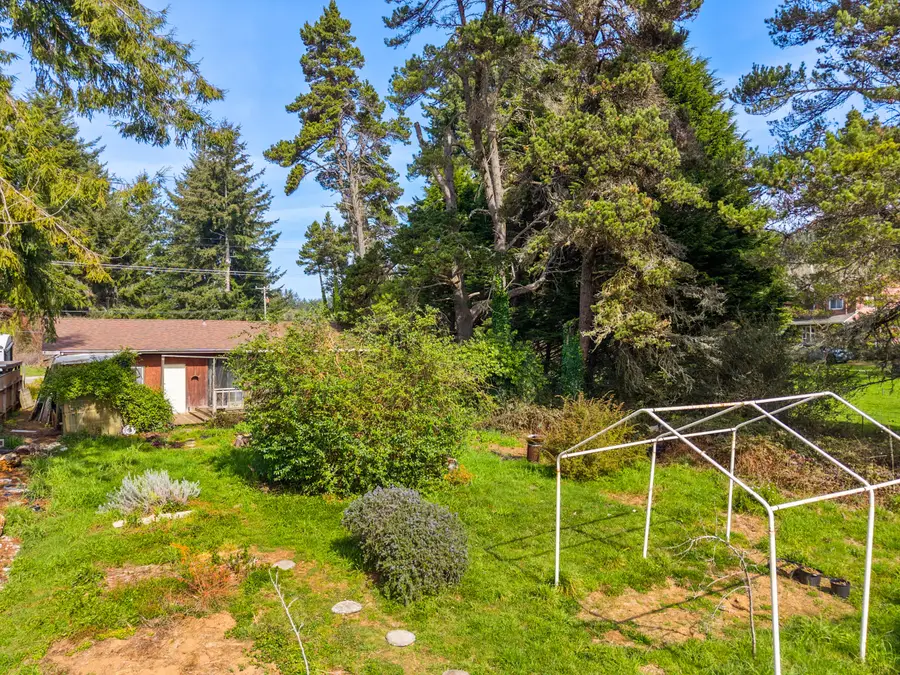 1896 Blake Road, McKinleyville, CA 95519 - Image #2