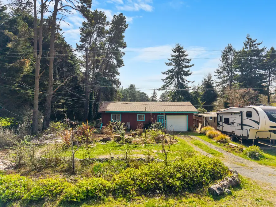 1896 Blake Road, McKinleyville, CA 95519 - Image #2