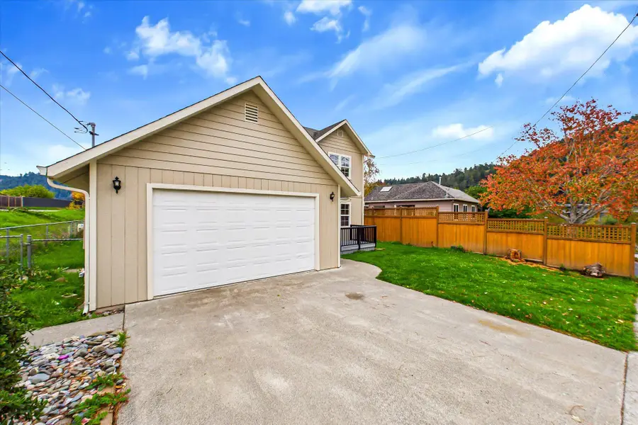 94 Edwards Drive, Rio Dell, CA 95562 - Image #2