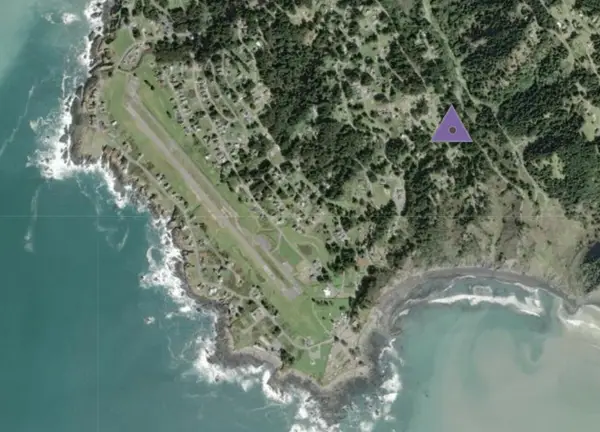 432 Knob Hill Drive, Whitethorn, CA 95589