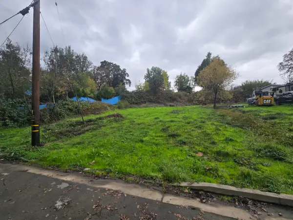 671 Orchard Lane, Redway, CA 95560