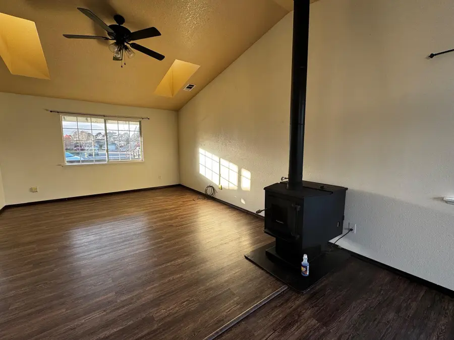 2300 Hannah Court, Fortuna, CA 95540 - Image #2