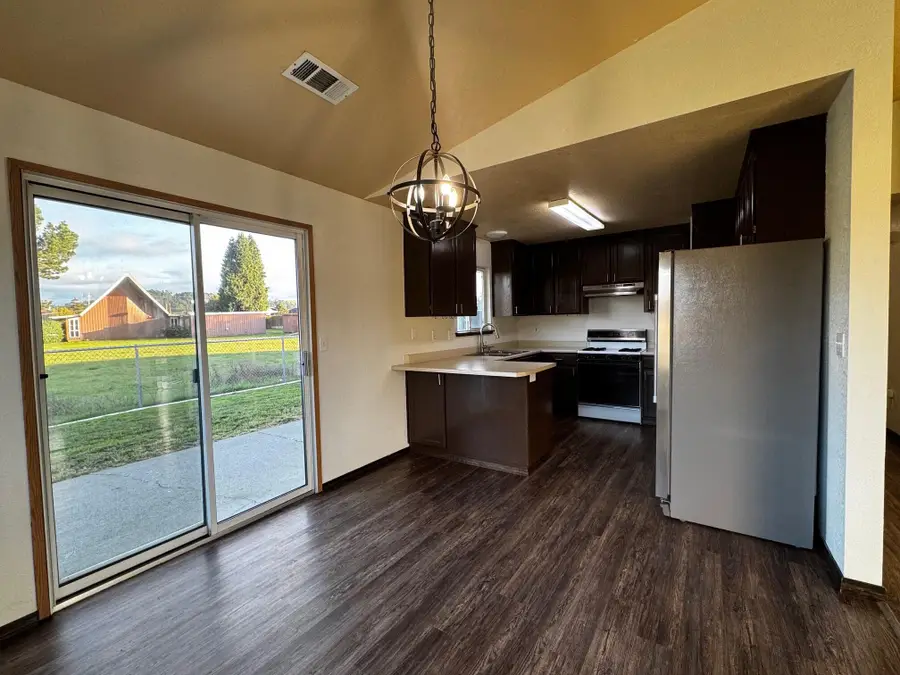 2300 Hannah Court, Fortuna, CA 95540 - Image #3