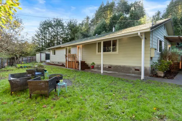 50 Redwood Avenue, Rio Dell, CA 95562