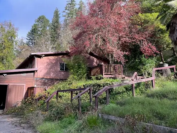 521 Forest Drive, Redway, CA 95560