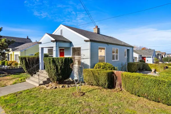 302 W W. Hawthorne Street, Eureka, CA 95501