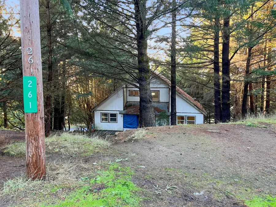 261 Parsons Road, Shelter Cove, CA 95589 - Image #2
