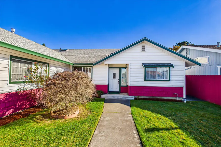 1747 Meadowlark Court, Fortuna, CA 95540 - Image #2