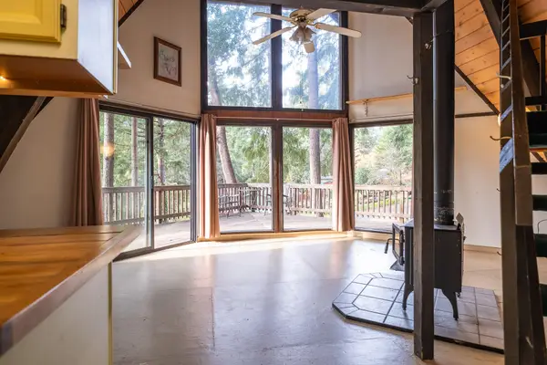 743 Forest View Drive, Willow Creek, CA 95573