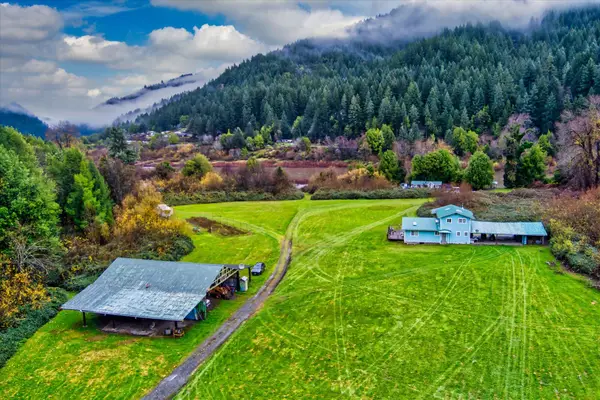 13792 Johnson Road, Orick, CA 95555