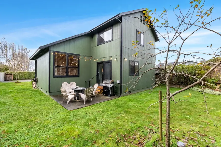1386 Winchester Avenue, McKinleyville, CA 95519 - Image #2