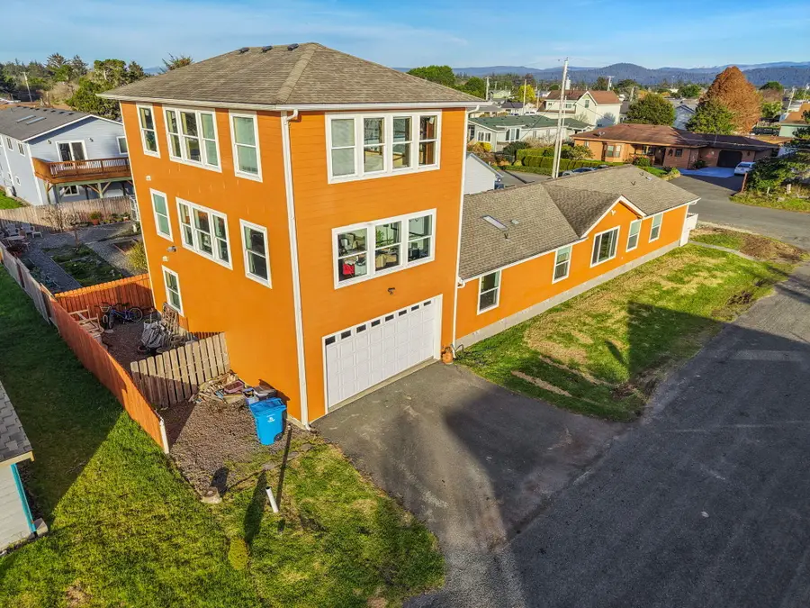 360 Grand Avenue, Crescent City, CA 95531 - Image #2
