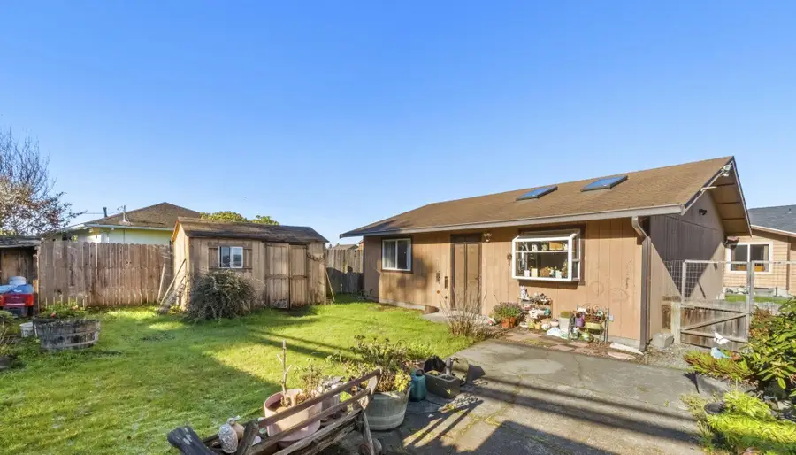 1291 Railroad Drive, McKinleyville, CA 95519 - Image #2