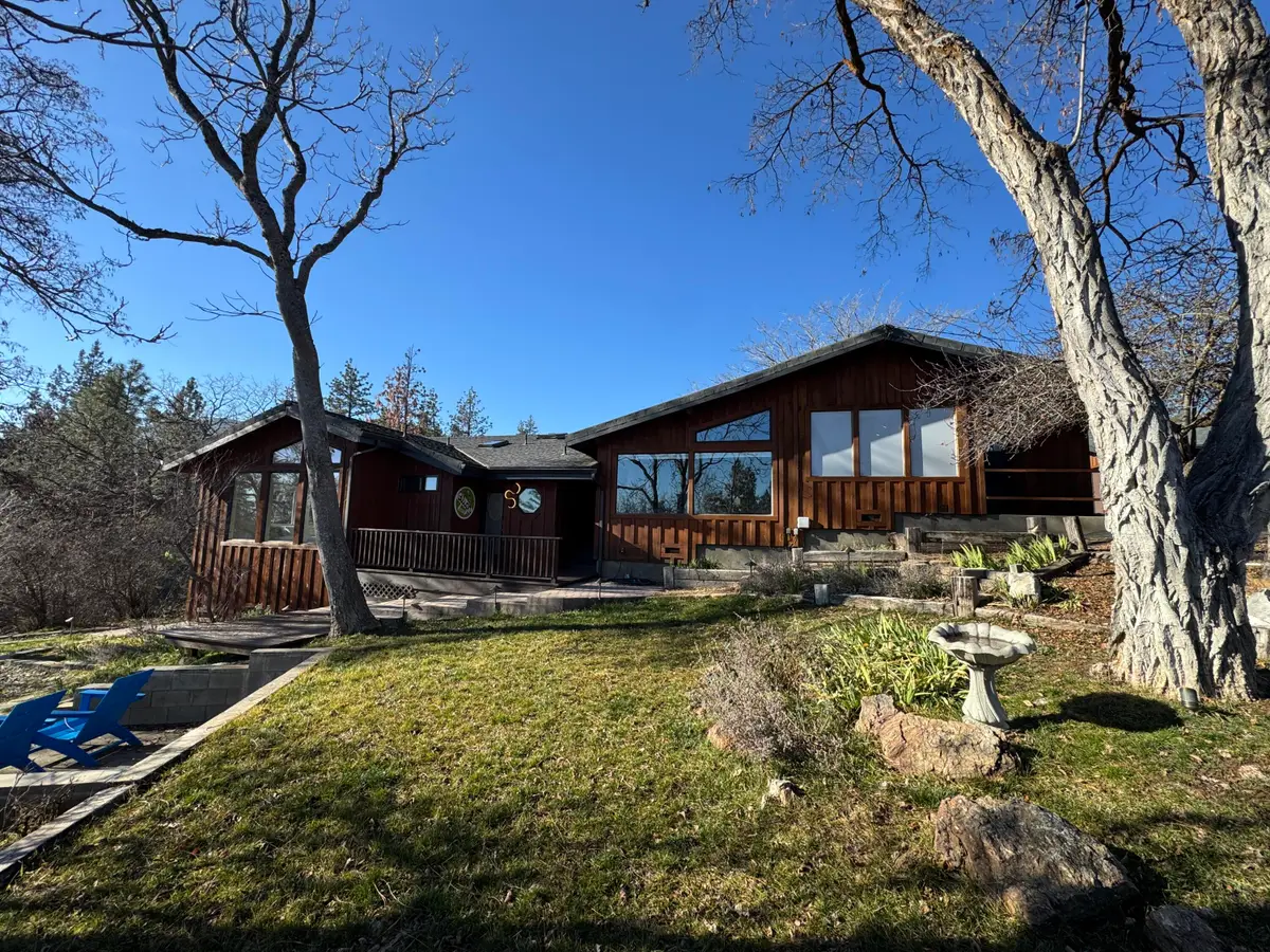 101 N Lange Way, Yreka, CA 96097 - #1