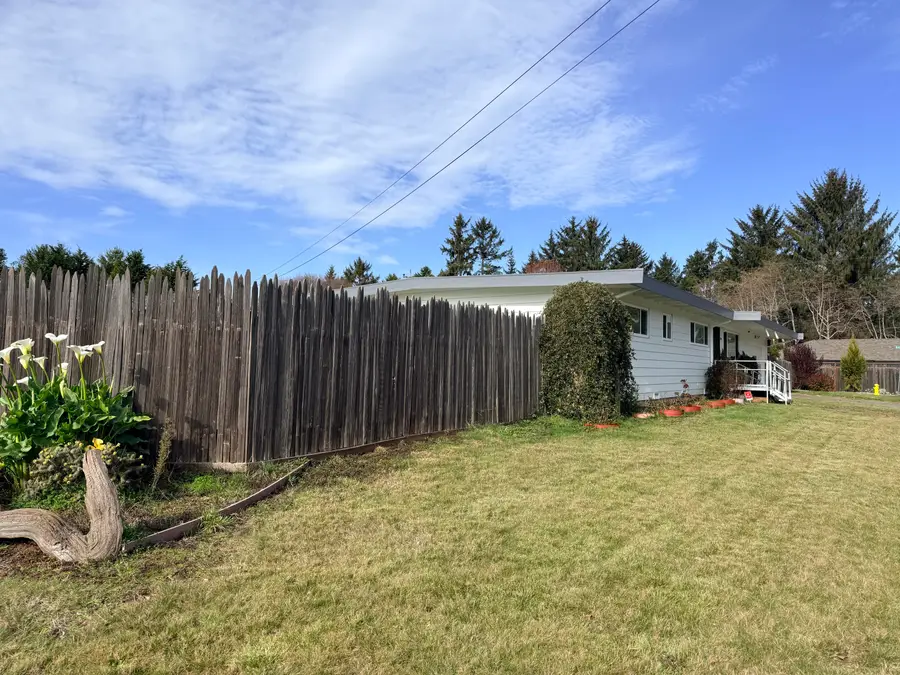 2394 Grace Avenue, McKinleyville, CA 95519 - #2