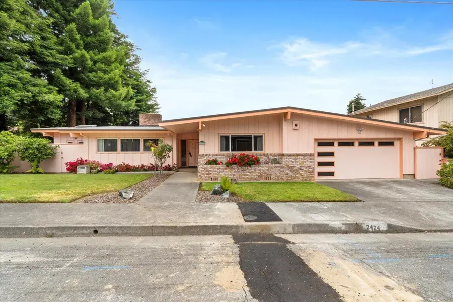 2424 M Street, Eureka, CA 95501 - #3