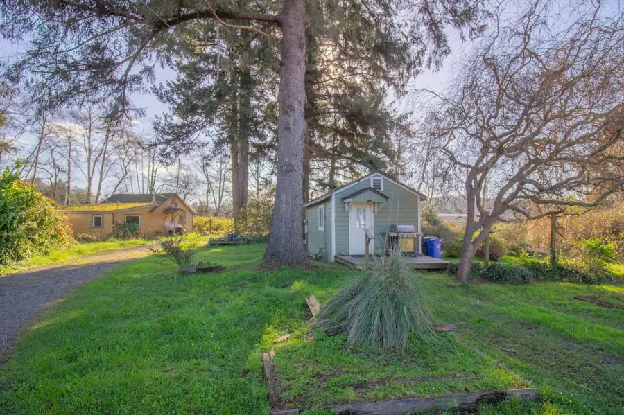 1714 Peach Avenue, McKinleyville, CA 95519 - Image #3