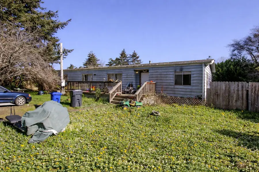 1725 Peach Avenue, McKinleyville, CA 95519 - #2