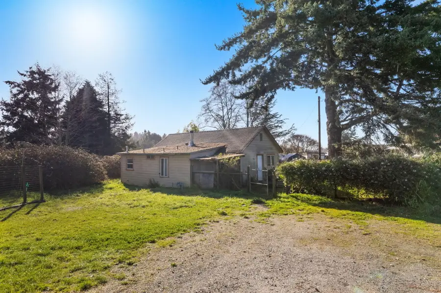 2084 Park Road, McKinleyville, CA 95519 - #2