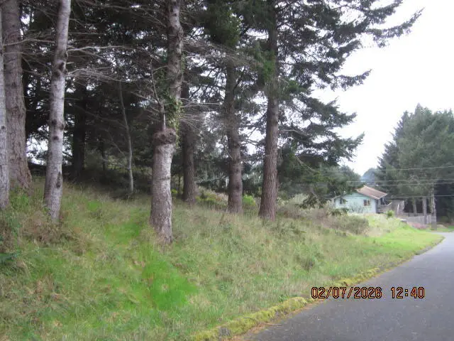 576 Ridge Road, Shelter Cove, CA 95589 - Image #2