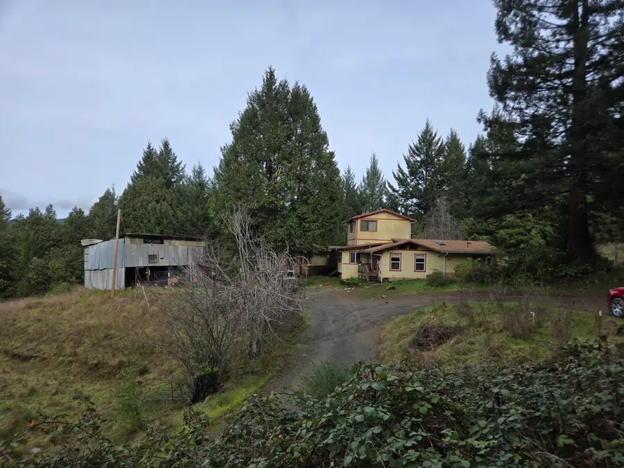 893 Grenz Lane, Miranda, CA 95553 - Image #2