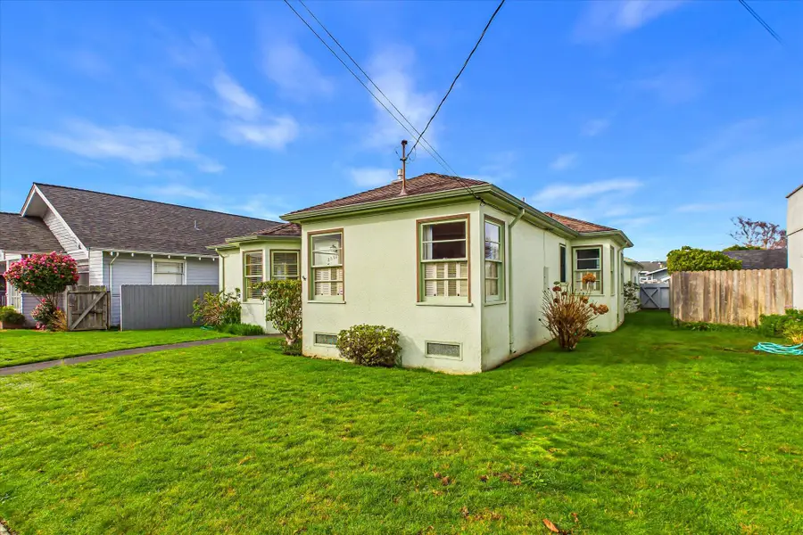 2850 D Street, Eureka, CA 95501 - #3