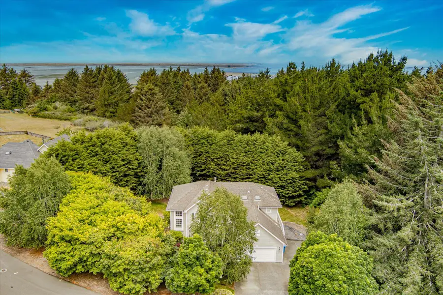 105 Blue Spruce Drive, Eureka, CA 95503 - #2