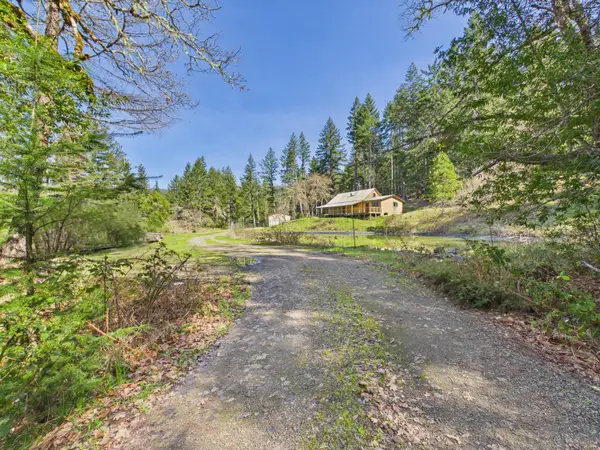 140 Old Bluff Road, Zenia, CA 95595