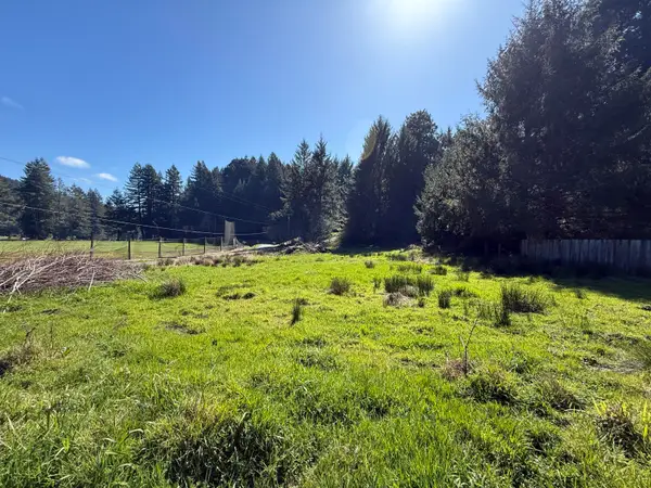 1552 Baywood Lane, Bayside South, CA 95524