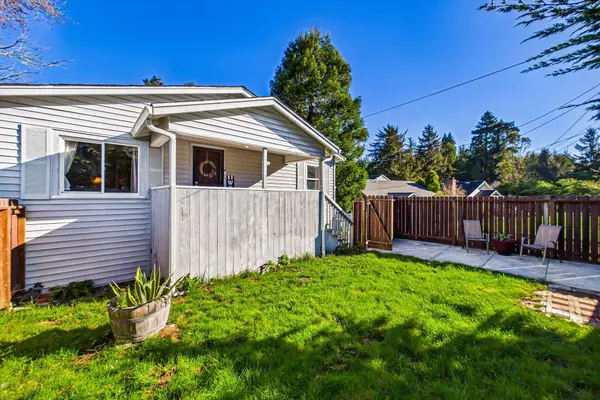 1185 Ridgewood Drive, Eureka, CA 95503