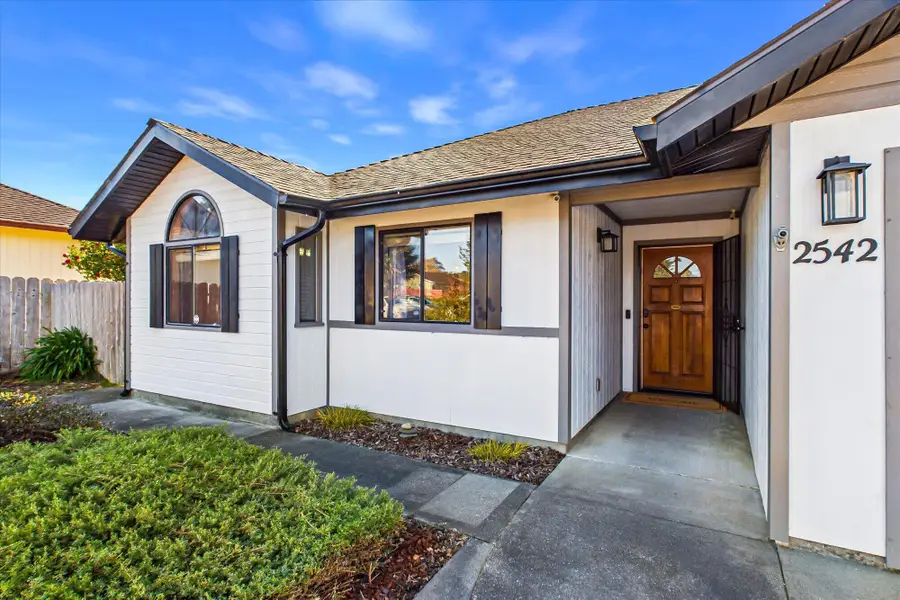 2542 Hannah Court, Fortuna, CA 95540 - #3