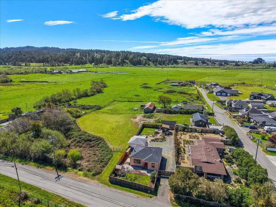 6112 Elk River Road, Elk River, CA 95503 - #2