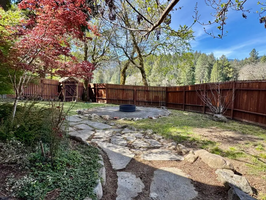 600 Fairway Drive, Willow Creek, CA 95573 - #2