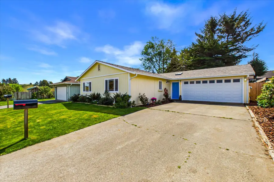 2368 Fischer Lane, Eureka, CA 95503 - #2