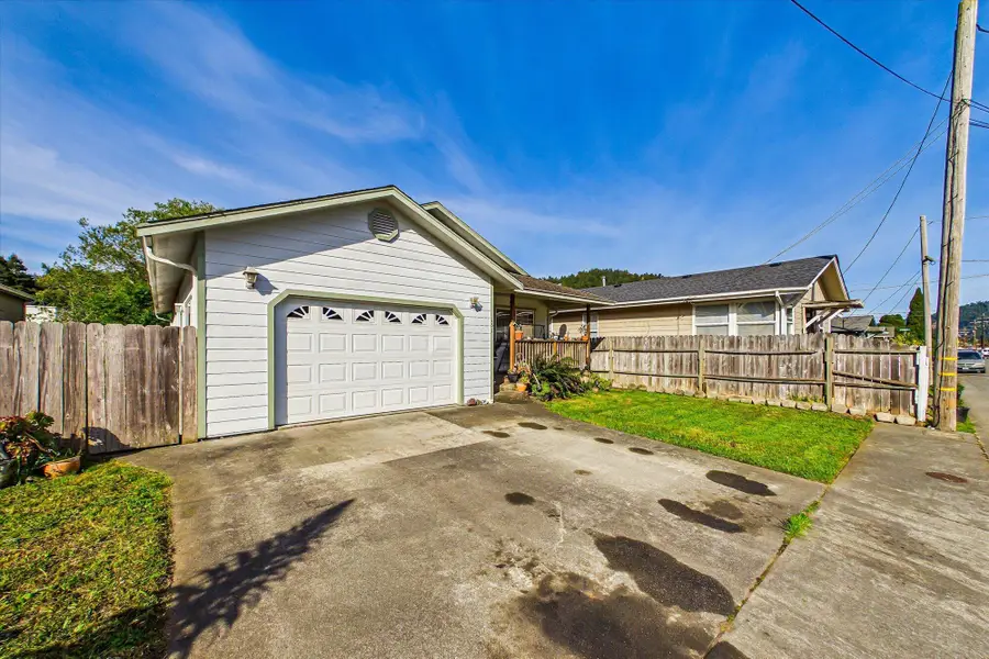 151 2nd Avenue, Rio Dell, CA 95562 - #3