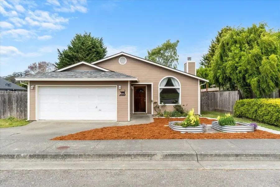 2388 Hannah Court, Fortuna, CA 95540 - #2