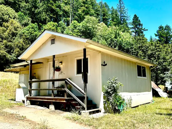 39542 Hwy 299, Willow Creek, CA 95573